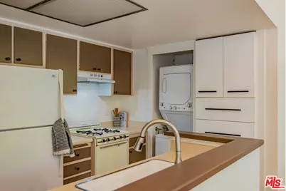 7025 Glade Ave #24, Canoga Park, CA 91303 - Photo 12