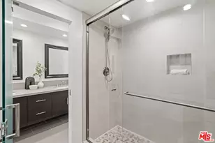150 N Almont Dr, Beverly Hills, CA 90211 - Photo 10