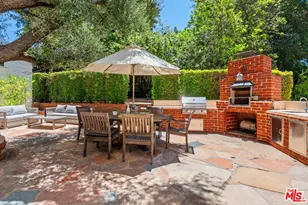 17534 Corinthian Dr, Encino, CA 91316 - Photo 34