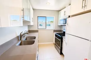 7137 Coldwater Canyon Ave, North Hollywood, CA 91605 - Photo 8