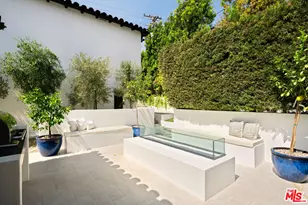 813 N Doheny Dr, Beverly Hills, CA 90210 - Photo 36