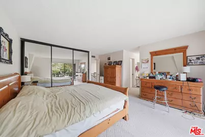 5889 Clinton St, Los Angeles, CA 90004 - Photo 16