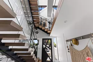 647 Mildred Ave, Venice, CA 90291 - Photo 2