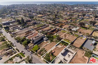 1041 Chautauqua Blvd, Pacific Palisades, CA 90272 - Photo 1