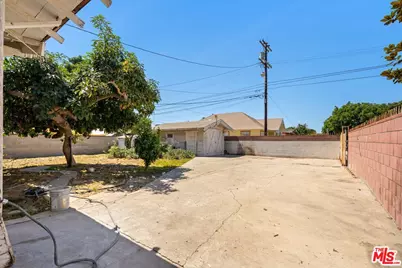 4501 S Budlong Ave, Los Angeles, CA 90037 - Photo 14