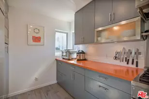 6830 Cahuenga Park Trail, Los Angeles, CA 90068 - Photo 14