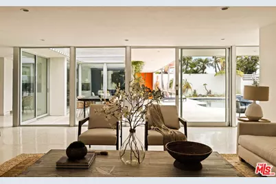 6427 S Halm Ave, Los Angeles, CA 90056 - Photo 18