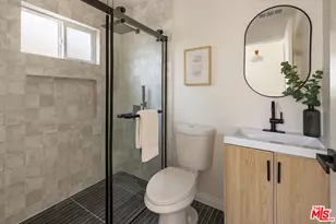 560 N Westlake Ave, Los Angeles, CA 90026 - Photo 16