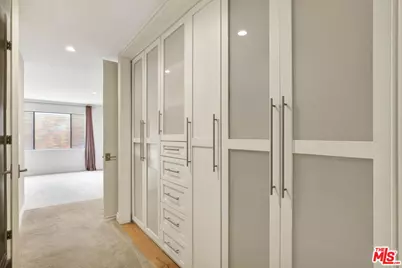 1260 S Beverly Glen Blvd #304, Los Angeles, CA 90024 - Photo 18