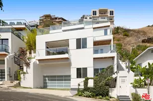 17713 Posetano Rd, Pacific Palisades, CA 90272 - Photo 2