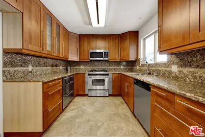7901 Babcock Ave, North Hollywood, CA 91605 - Photo 6