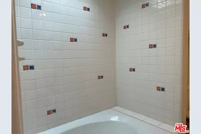 1375 Kelton Ave #404, Los Angeles, CA 90024 - Photo 20
