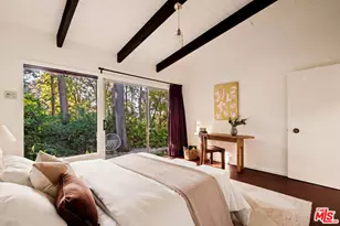 7523 Mulholland Dr, Los Angeles, CA 90046 - Photo 30