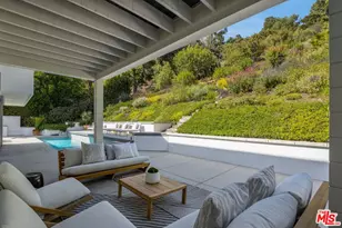 2536 Pesquera Dr, Los Angeles, CA 90049 - Photo 26