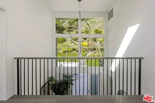 2536 Pesquera Dr, Los Angeles, CA 90049 - Photo 28