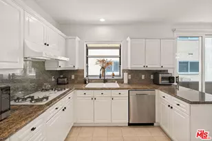 121 N Almont Dr, Beverly Hills, CA 90211 - Photo 18