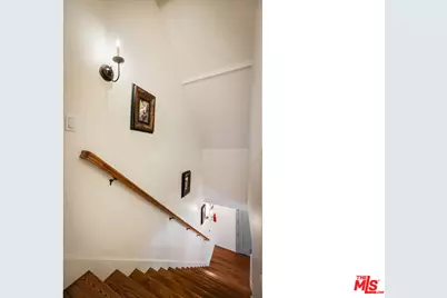 208 Knoll Rd, Big Bear Lake, CA 92315 - Photo 18