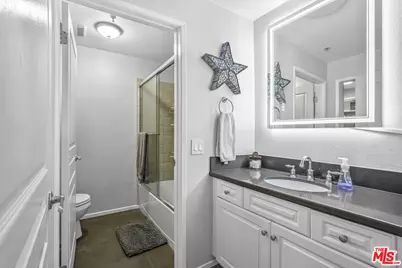 7320 Hawthorn Ave #315, Los Angeles, CA 90046 - Photo 6