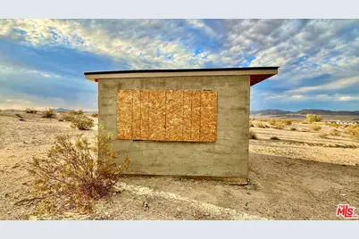1020 Shoshore Valley Rd, Twentynine Palms, CA 92277 - Photo 2