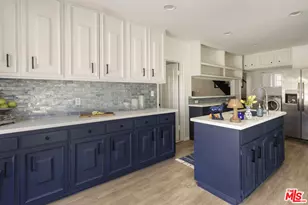 1561 Carmona Ave, Los Angeles, CA 90019 - Photo 16