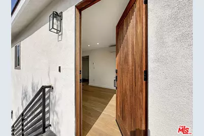 5810 S Halm Ave, Los Angeles, CA 90056 - Photo 38
