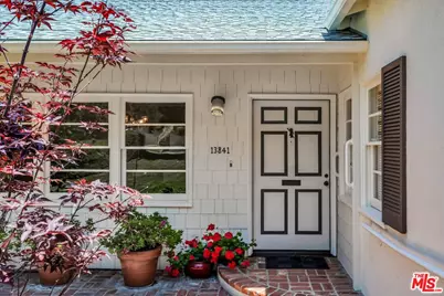 13841 Valley Vista Blvd, Sherman Oaks, CA 91423 - Photo 2