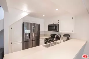 950 N Kings Rd, West Hollywood, CA 90069 - Photo 4
