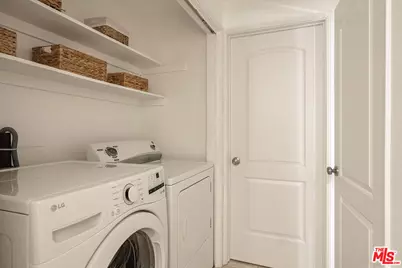 621 S Barrington Ave #110, Los Angeles, CA 90049 - Photo 22