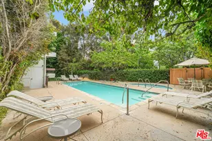 621 S Barrington Ave, Los Angeles, CA 90049 - Photo 24