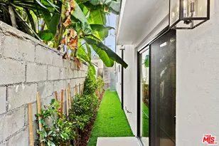 2324 S Dunsmuir Ave, Los Angeles, CA 90016 - Photo 30