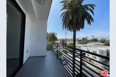 14612 Calvert St #301, Van Nuys, CA 91411 - Photo 2