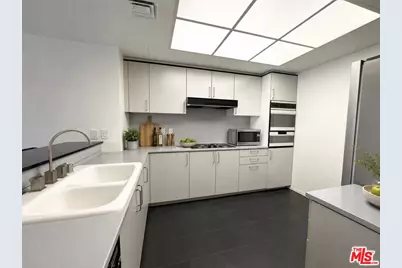 10520 Wilshire Blvd #701, Los Angeles, CA 90024 - Photo 10