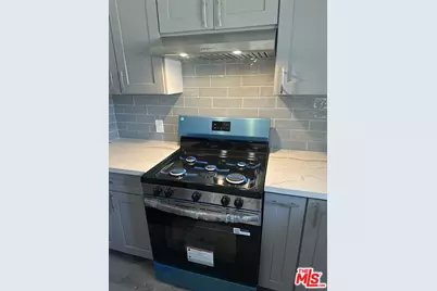 711 Larch St #10, Inglewood, CA 90301 - Photo 4