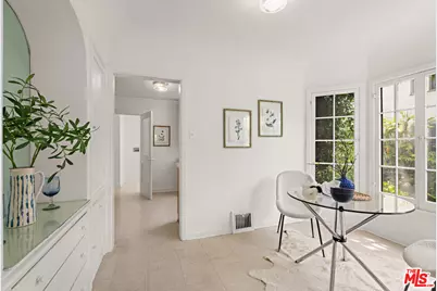 1040 S Longwood Ave, Los Angeles, CA 90019 - Photo 12