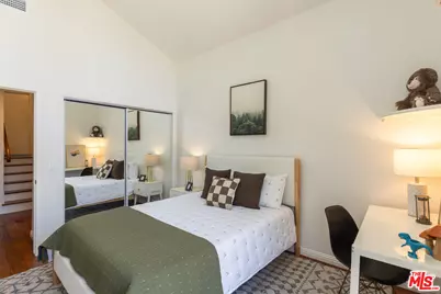 10315 Clusterberry Ct, Los Angeles, CA 90077 - Photo 28