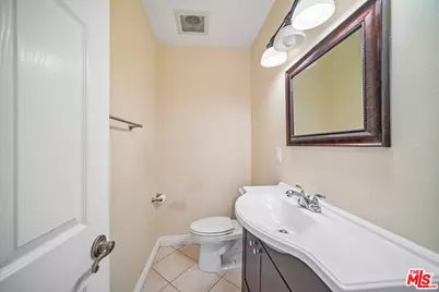 17550 Collins St, Encino, CA 91316 - Photo 16