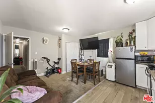 901 E 42nd St, Los Angeles, CA 90011 - Photo 4
