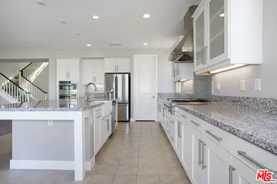 25136 Cypress Bluff Dr, Canyon Country, CA 91387 - Photo 22