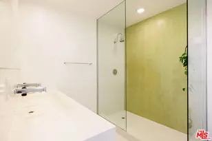 825 N Kings Rd, West Hollywood, CA 90069 - Photo 28