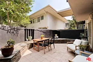 281 S Barrington Ave, Los Angeles, CA 90049 - Photo 38