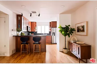281 S Barrington Ave #C2, Los Angeles, CA 90049 - Photo 14