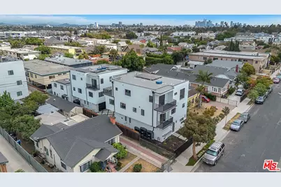 4703 Saturn St, Los Angeles, CA 90019 - Photo 4