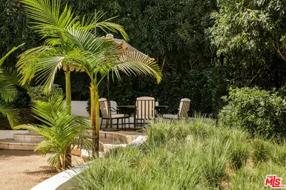 1748 Correa Way, Los Angeles, CA 90049 - Photo 60