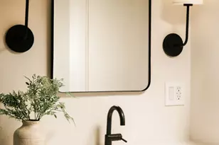 1748 Correa Way, Los Angeles, CA 90049 - Photo 30