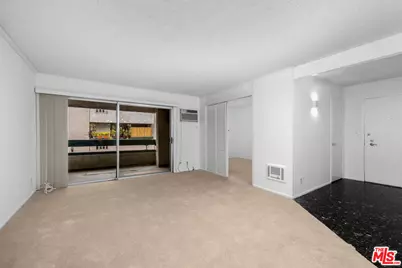 355 S Los Robles Ave #210, Pasadena, CA 91101 - Photo 2