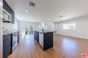 10810 Hesby St, North Hollywood, CA 91601 - Photo 8
