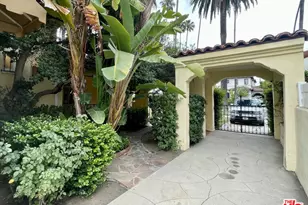 203 N Doheny Dr, Beverly Hills, CA 90211 - Photo 24