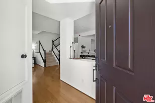 28255 Canterbury Ct, Valencia, CA 91354 - Photo 2