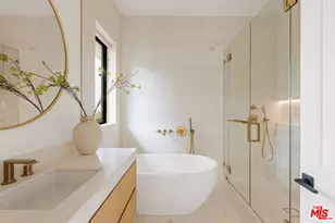 1205 Las Lomas Pl, Pacific Palisades, CA 90272 - Photo 18