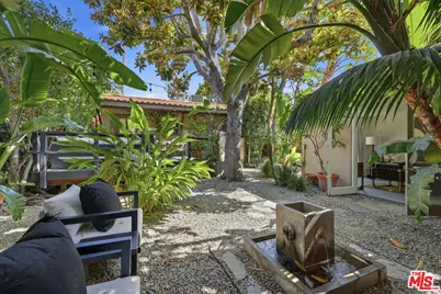 8924 Ashcroft Ave, West Hollywood, CA 90048 - Photo 46